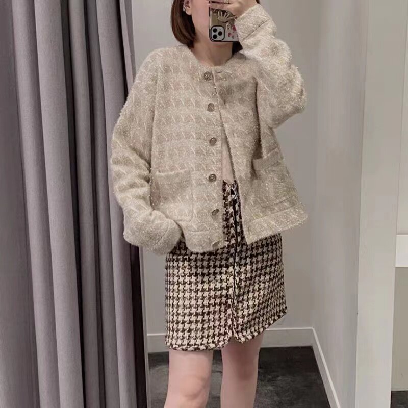 Cherry France sandro21 Autumn winter small fragrant wind round collar coarse flower Knitted Cardiovert Short Coat SFPCA00500