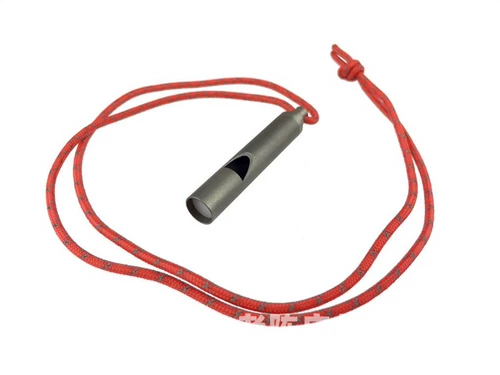 Американский округ, титановый свист