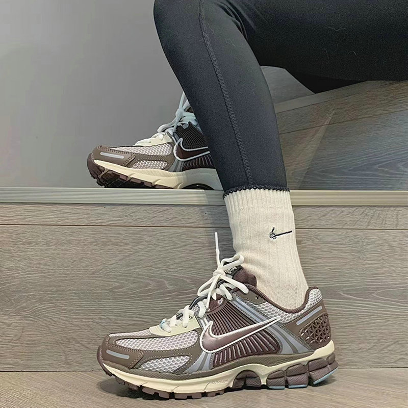 Nike/Nike Zoom Vomero5 Retro Cushioning and Breathable Running Shoes Fd9920/Hf0737/Fj7694 Nike/Nike Zoom Vomero5 Retro Cushioning and Breathable Running Shoes Fd9920/Hf0737/Fj7694