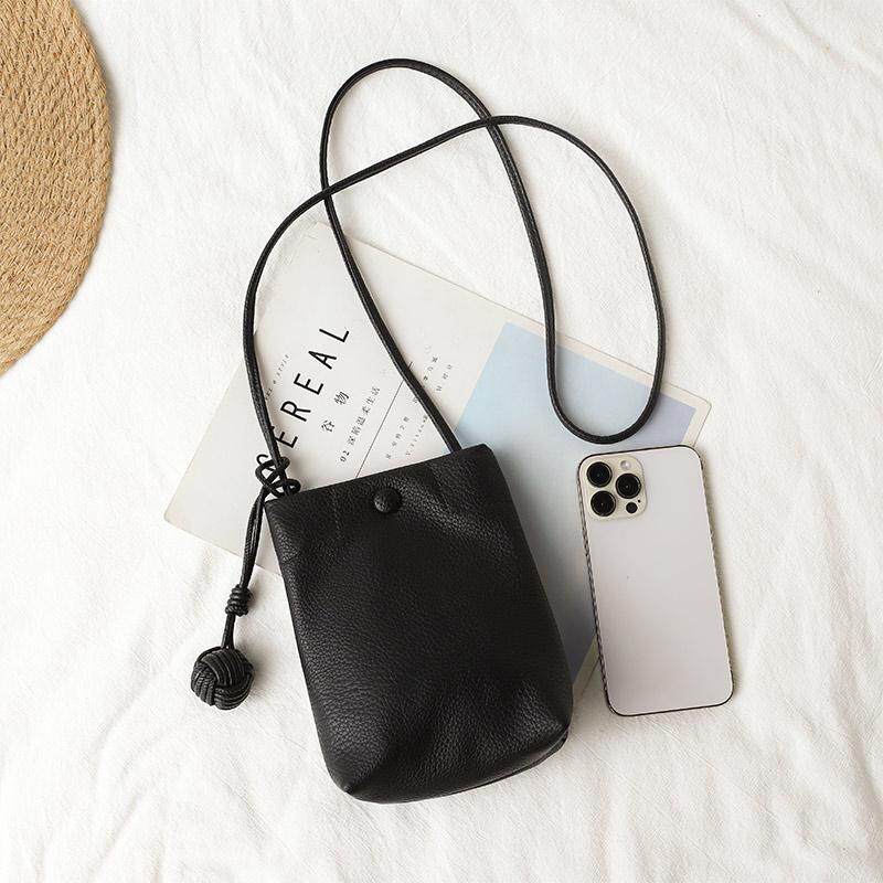 Komori Bag Mobile Phone Bag Mini Small Bag for Walking, High-End Minimalist Black Small Leather Bag, Neck-Hanging Crossbody Bag for Women