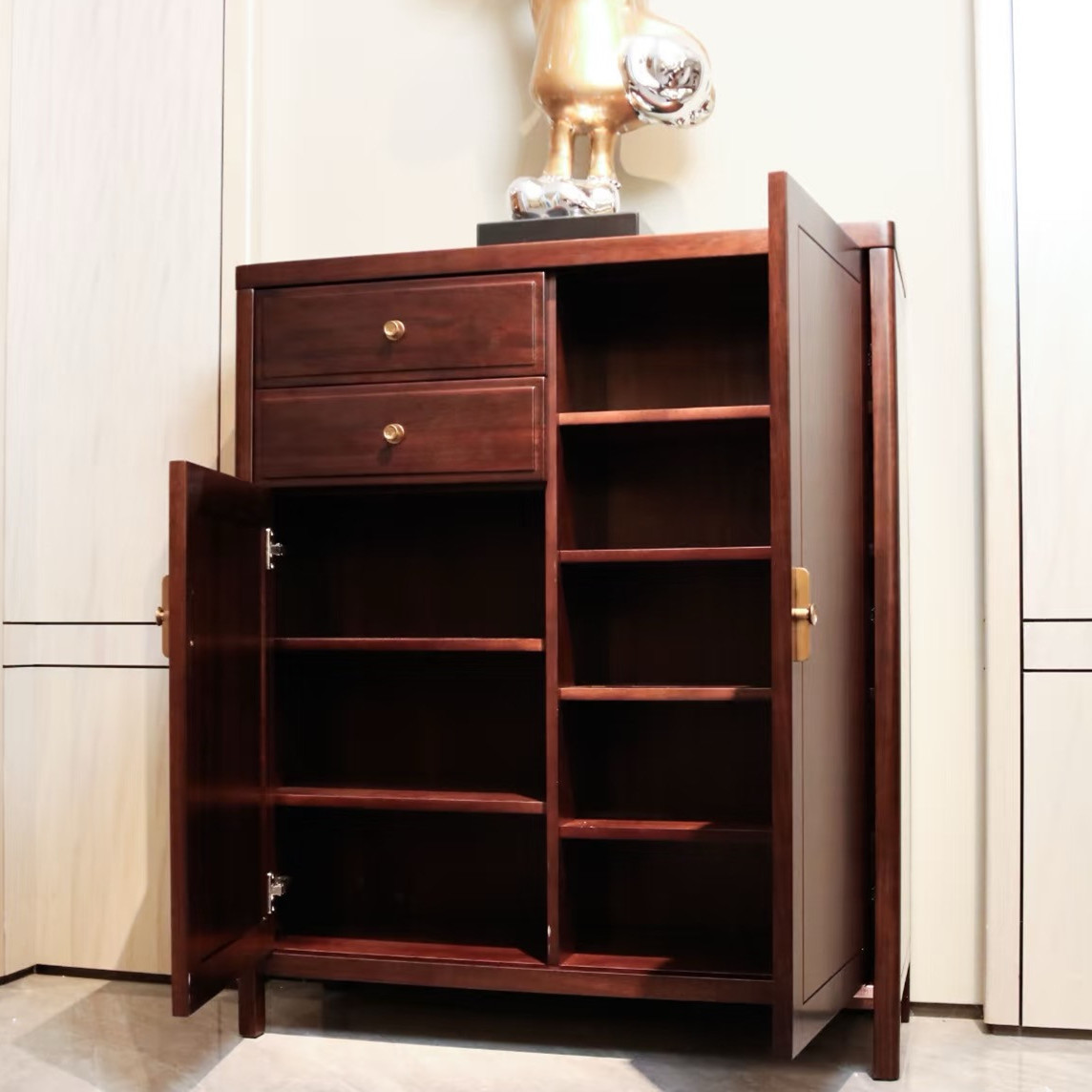 新中式乌金木鞋柜：传统与现代交融的玄关美学