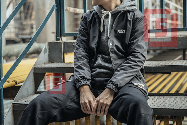 Bonfire Four Seasons Dopper Hòa bình Thế giới Hòa bình Áo khoác thể thao không thấm nước Tide Thương hiệu Coach Jacket Men - Cao bồi quần jean nam ống rộng