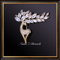 Crystal small deer brooch brooch brooch brooch Korean womens western-style clothes accessories high-end luxury minimalist