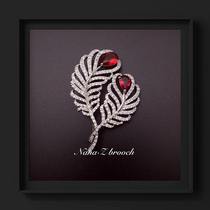 Na Liddish semi-precious ruby red feather brooch breasts chested women upscale lavish Western-style clothes accessories 100 hitch spot
