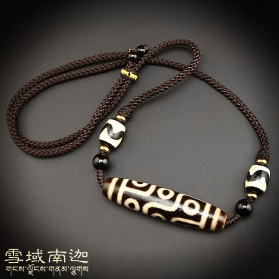 Tibet Tianzhu natural real products full of sand high oil moisturizing to pure nine eyes Old days Pearl cross section Lock Bone Pendant Necklace