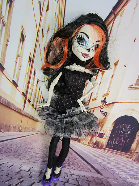 Monster High Одежда Monster HIGH Monster High Zombie Penal Doll Маленькое платье