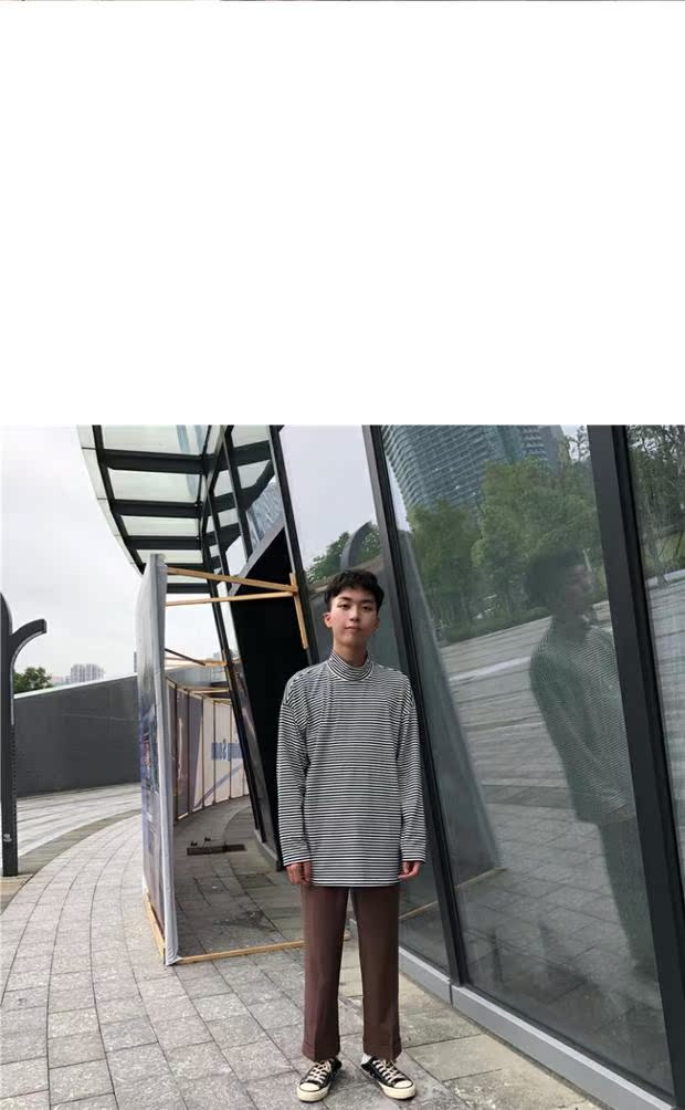 Mọt sách nhỏ ~ mùa xuân mới in áo len nam sọc đáy áo nửa cao cổ áo len thủy triều nam áo len lỏng áo hoodie nam cao cấp