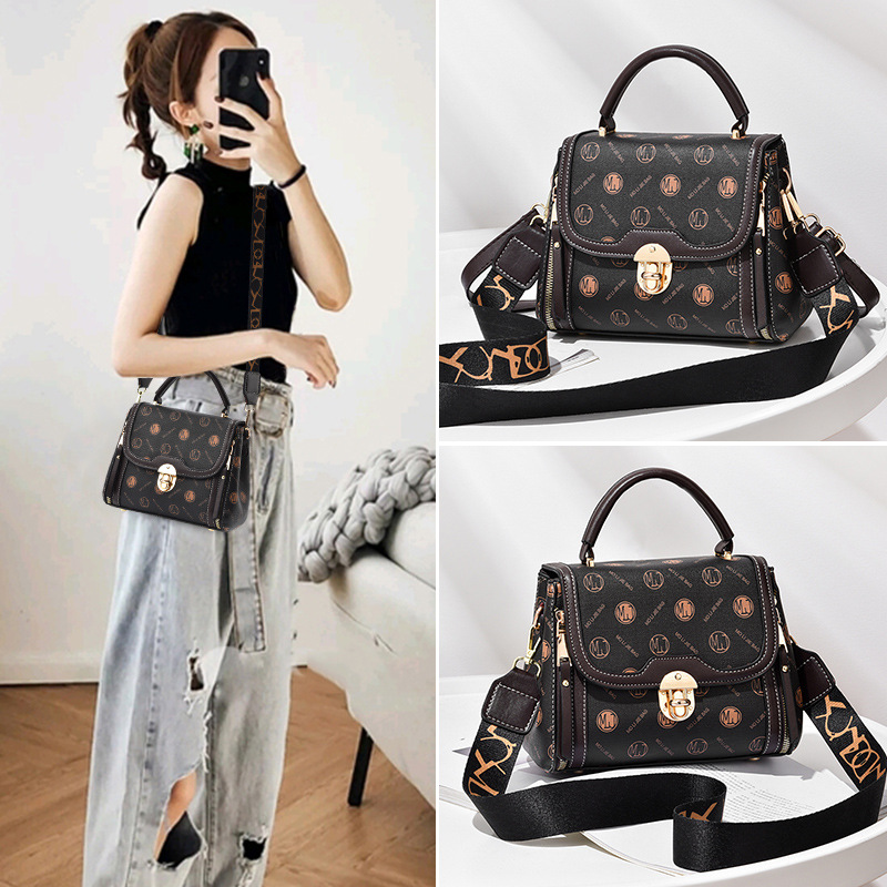 Hong Kong Spring and Summer Pop Bag Female 2022 New Ocean Renaissance Renaissance Package Web Red Fashion Pet Package