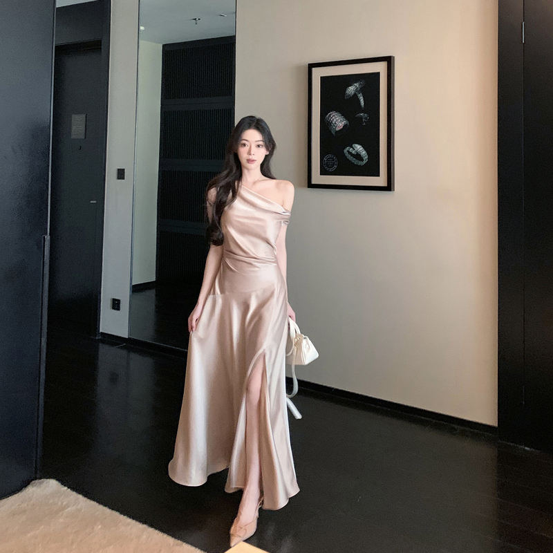 But You Have a French-Style Elegant Off-Shoulder Satin Dress with a Slit and a Cinched Waist, Perfect for Engagement Parties, Giving a Luxurious Feel