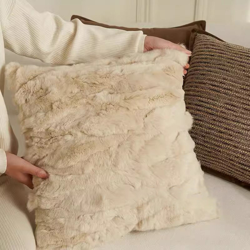 WOSS轻奢抱枕套：中古褐獭兔毛沙发靠垫，让你的家瞬间高级感爆棚 -靠垫-淘宝百科网