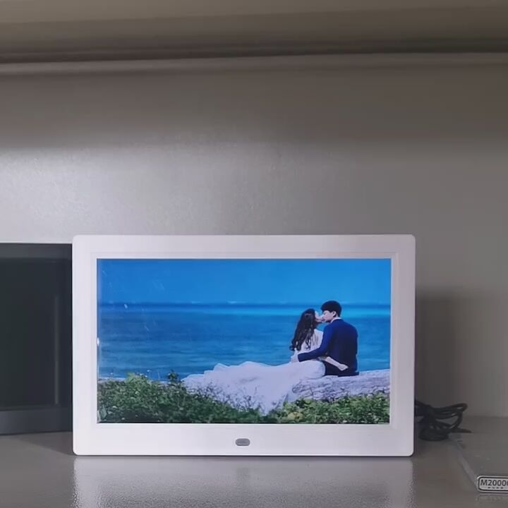 此年头谁家还没个数码相框。锂电充LED屏7/8/10/15寸数码相框测评来了！