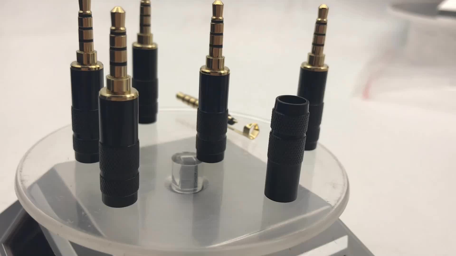 4 Pin 3.5mm Male Gold Plated Waterproof Stereo Speaker Jack Connector