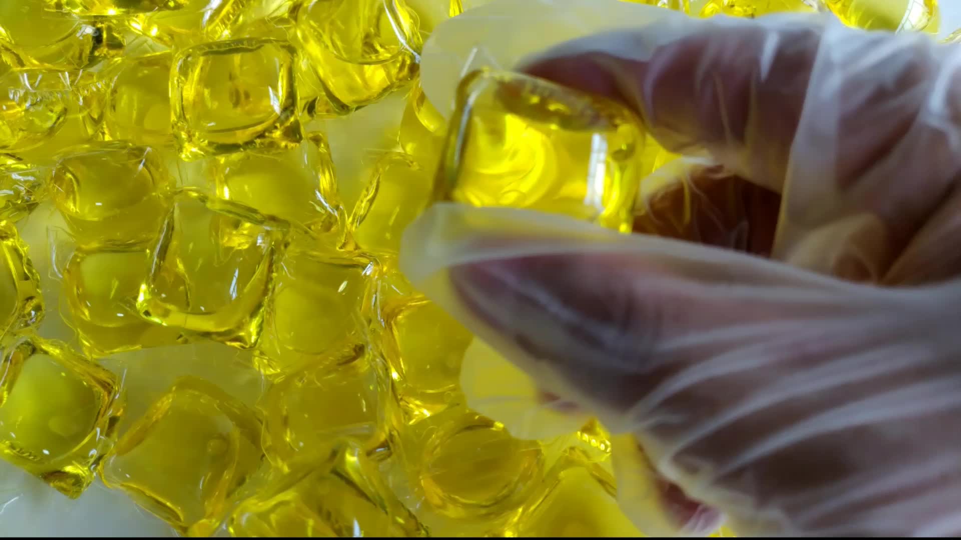 Oem 15g/20g Colorful Laundry Beads /cloth Washing Pods Liquid Laundry