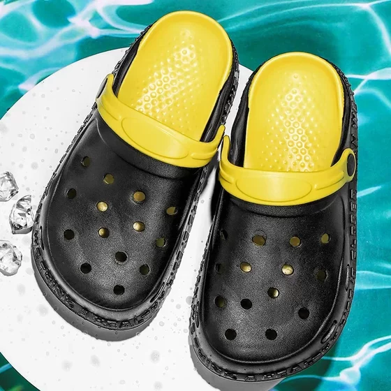 2023 summer men's and women's hole shoes new version breathable hole slippers non-slip couple sandals drifting beach slip-on slippers