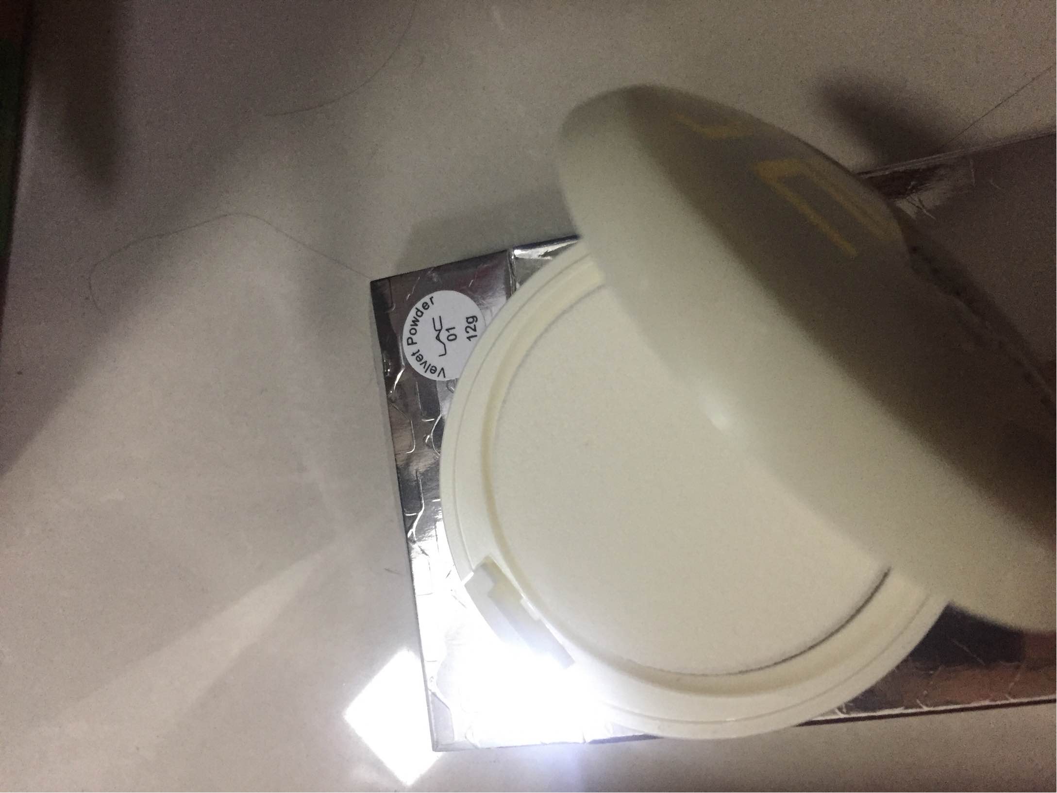 烙色天鹅绒粉饼试用质量怎么样好不好用，一个月使用感受,第5张