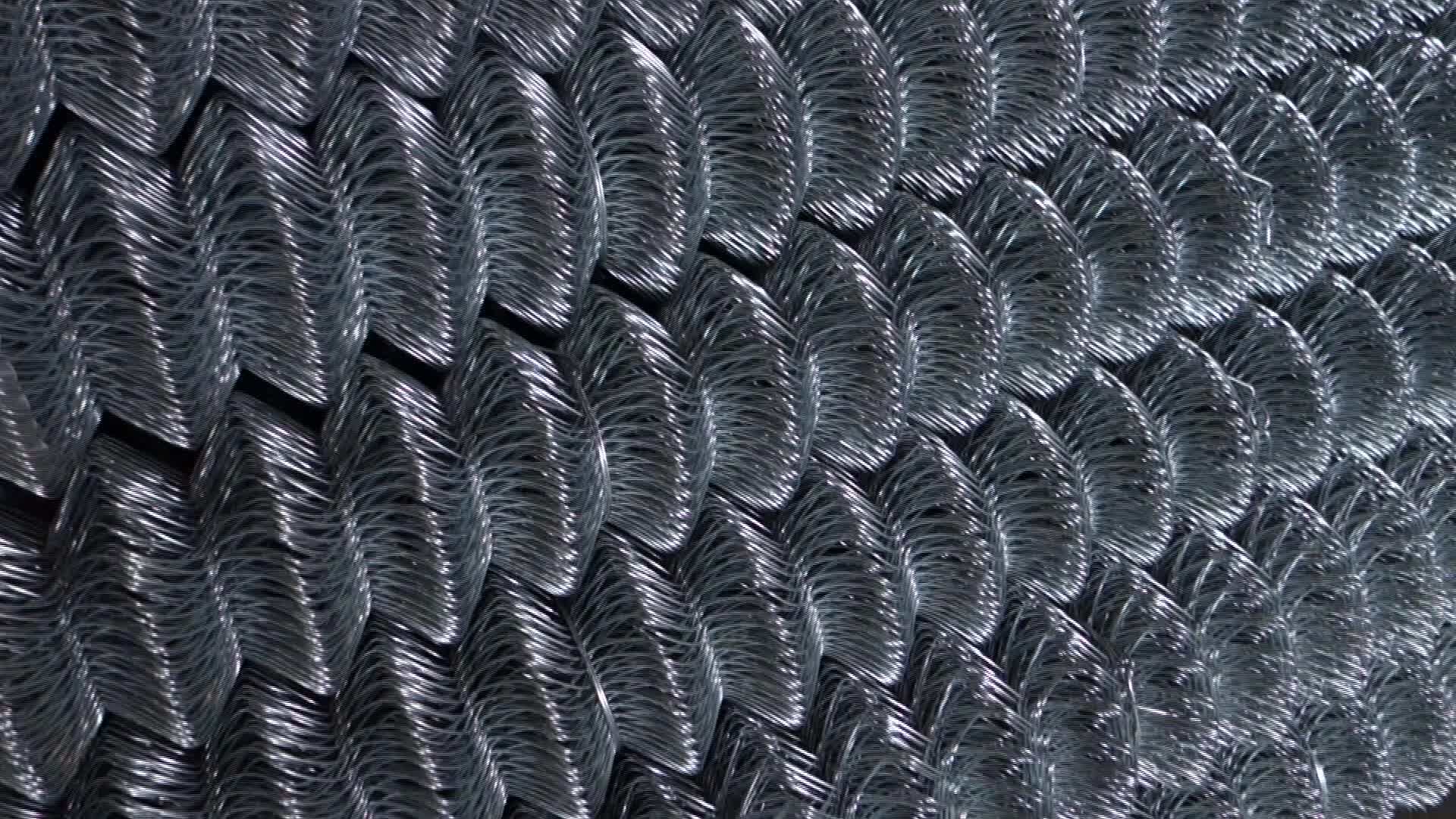 Heavy Duty Chain Link Fencing/square Post Chain Link Fence/diamond