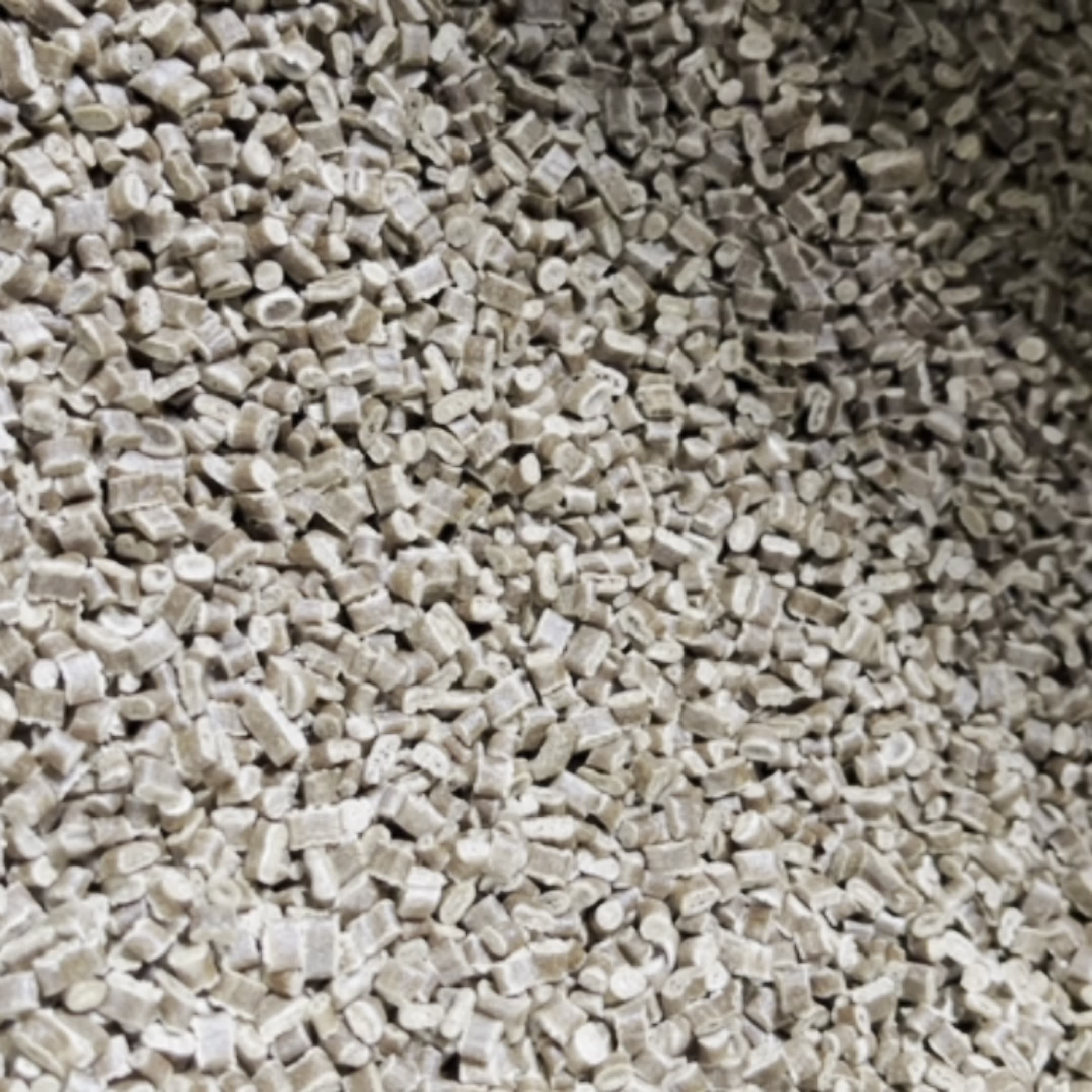 Biodegradable Plastic Pellets Made From Recycled Pp And Coffee Grounds