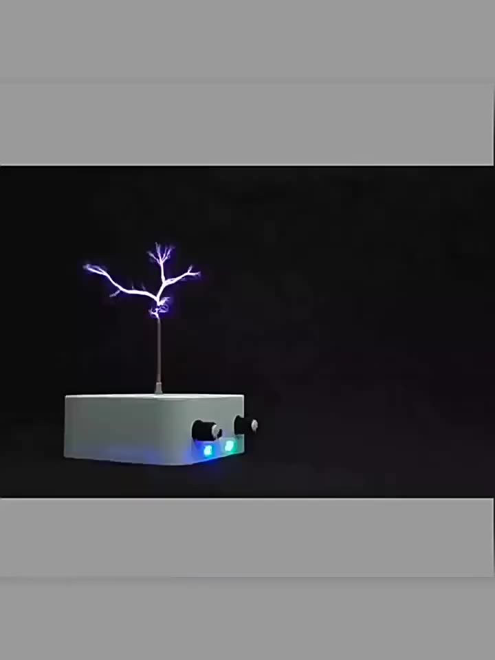 掌上闪电。音乐特斯拉线圈来了！触碰未来的声音⚡