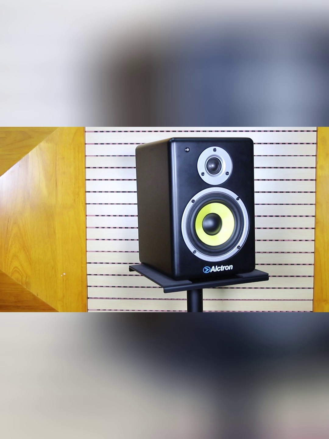 此音箱支架居然可以够够让你的音质增长30%。