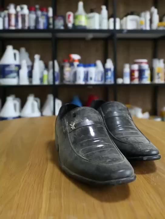 can i use black shoe polish on leather jacket
