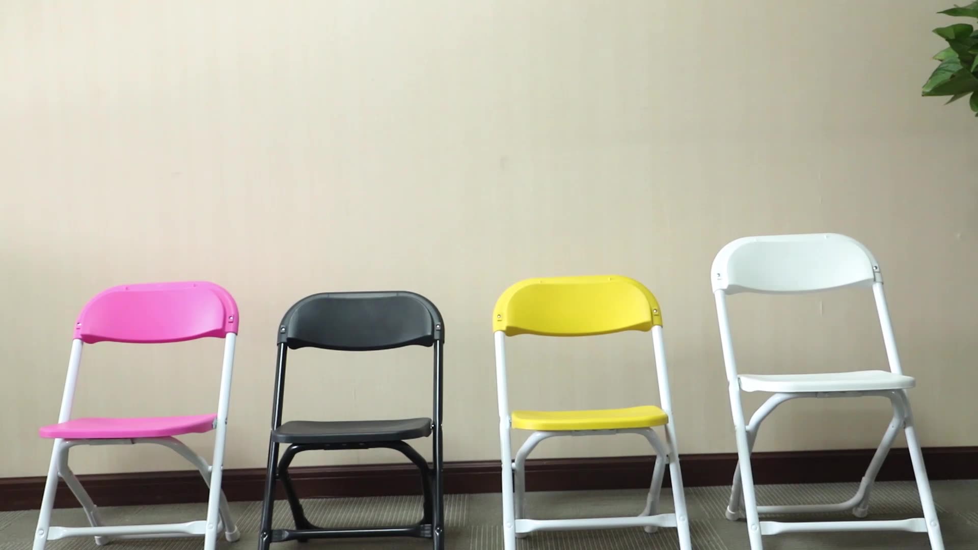 Factory Direct Selling Plastic White Folding Chairs Wholesale Wedding