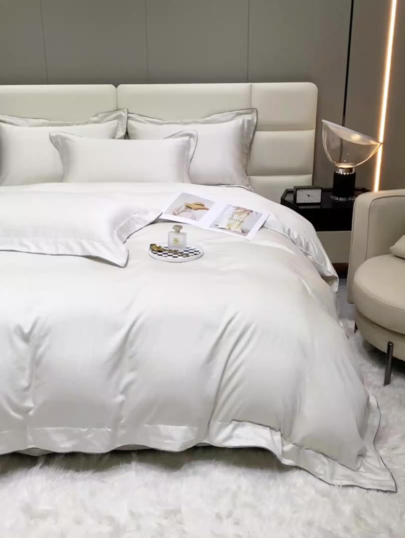 White Satin Comforter 100 Cotton Commercial Bed Linen For Hotel 300tc