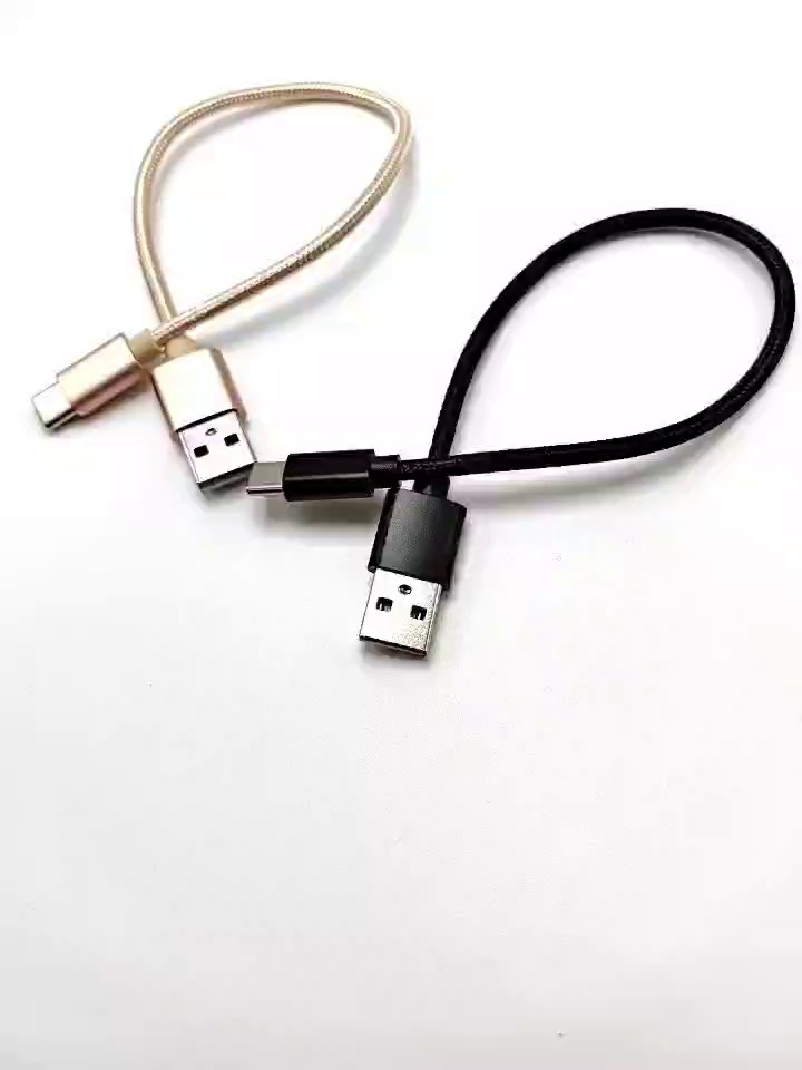 该充电线短到离谱?不过是让我充电产得以翻倍?