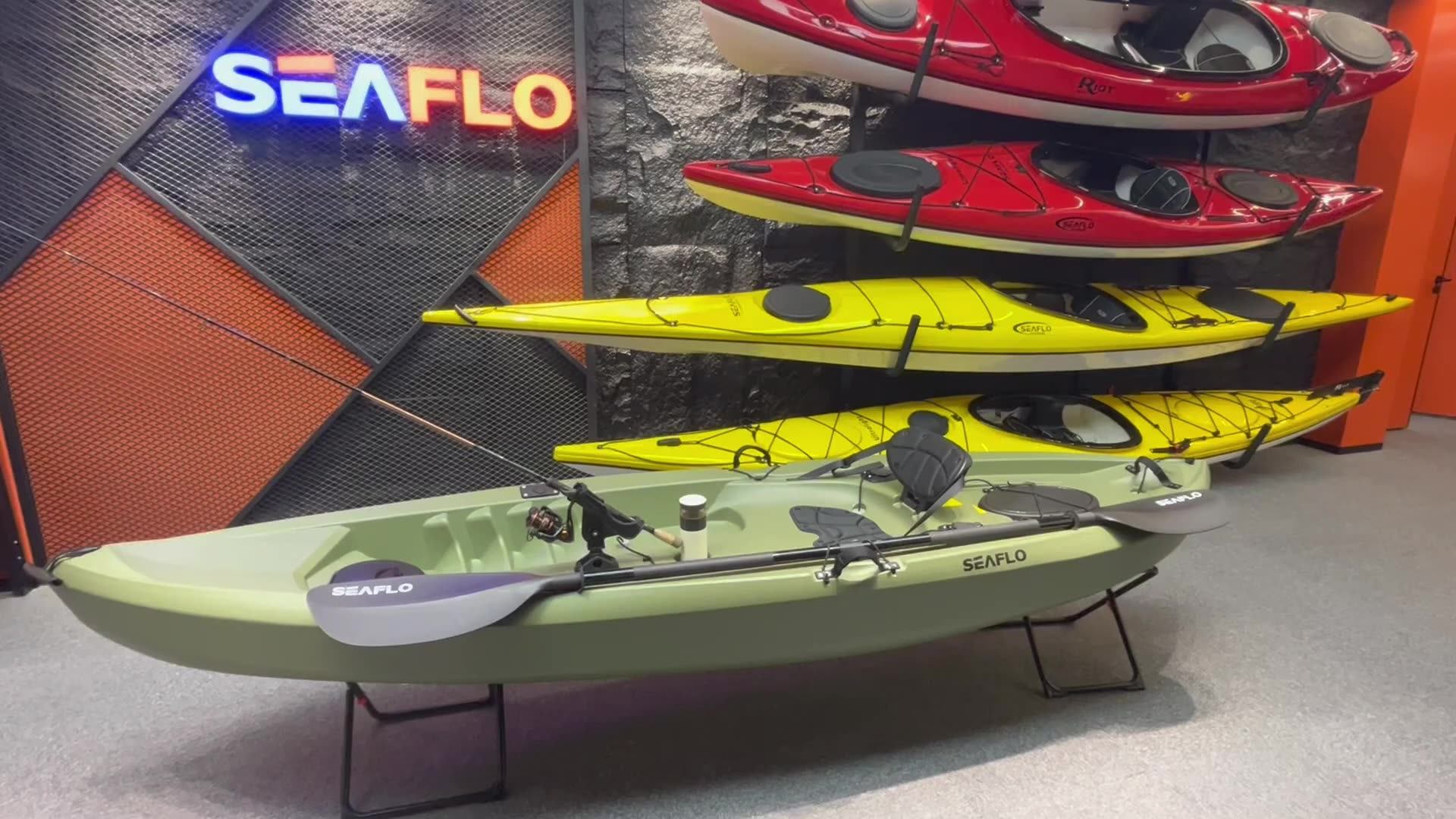 Seaflo Good Price Hdpe Plastic Boat 10ft Fishing Kayak Equipped With