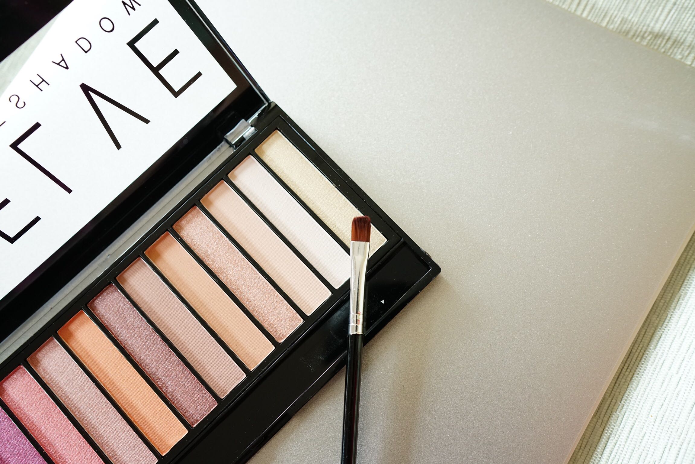 泰国12色眼影免费试用质量怎么样一个多少钱，宝妈的亲自使用感受（价格实惠）,第4张