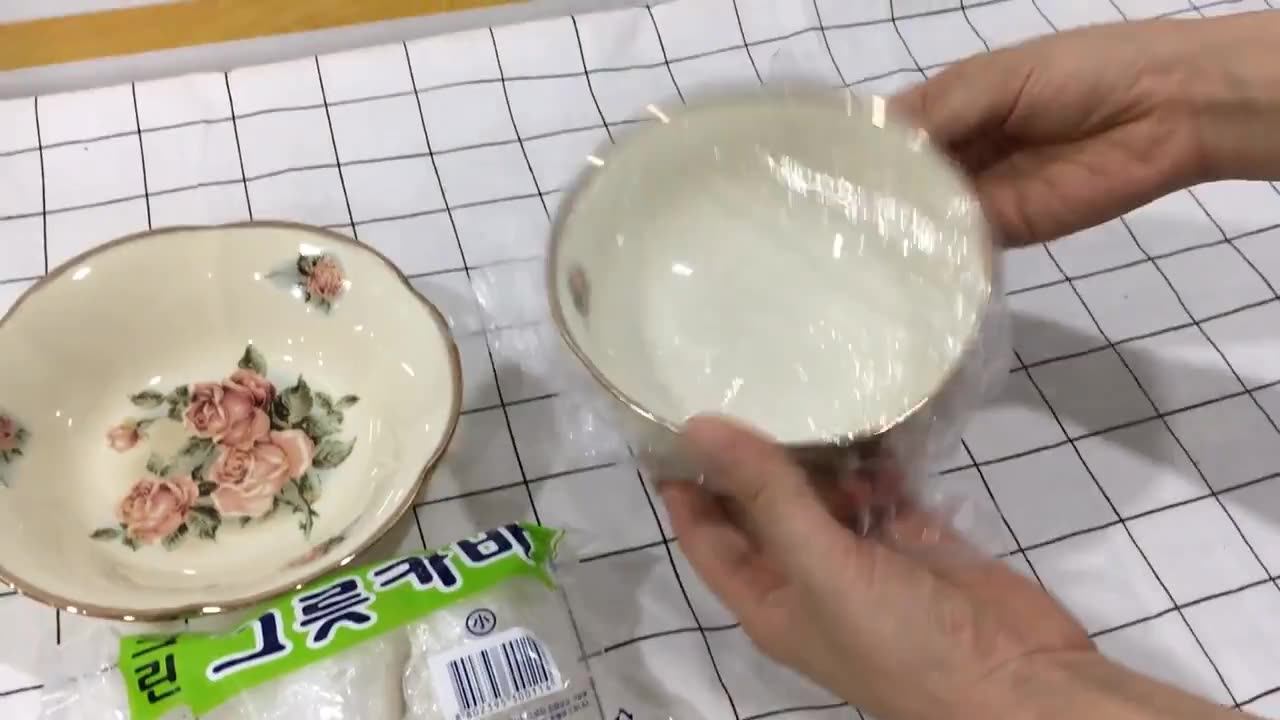 Reusable Plastic Food Fresh Keeping Storage Covers Nontoxic Lids Fruit