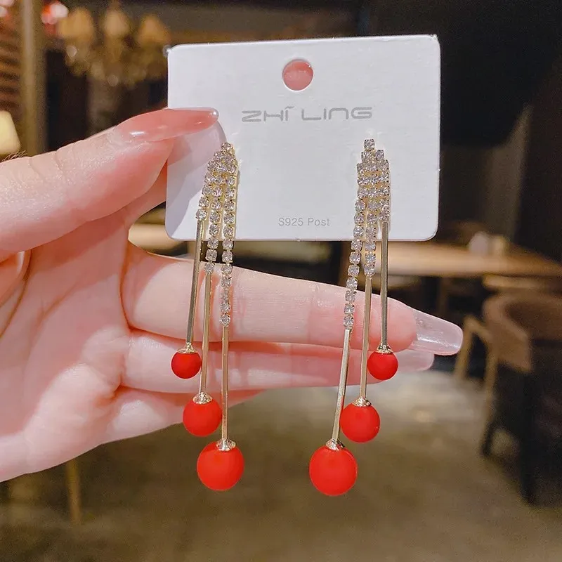 Red long earrings pearl with tassels