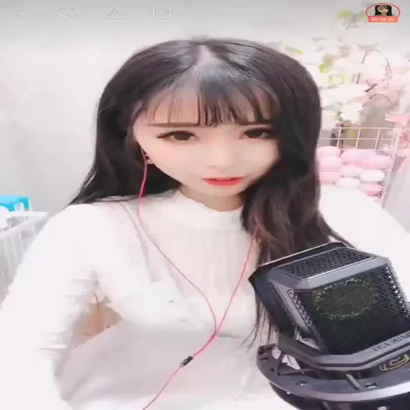 直播补光灯天花板！爱兔美颜灯一开、素颜也可原地封神