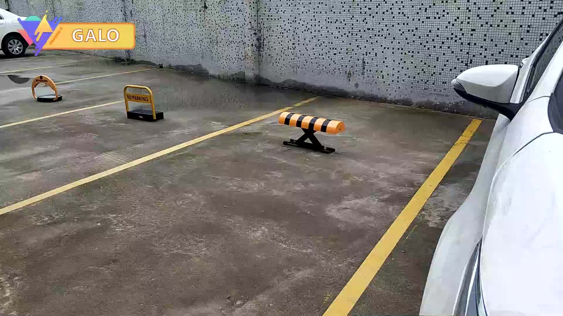 コインパーキングのロック板について ペーパードライバー講習車庫入れ編 | 出張ペーパードライバー教習【公式】(東京・埼玉・千葉・茨城) パーキングロック 、駐車スペースロック、セキュリティドライブウェイパーキンググラウンドロック用の折りたたみ式パーキングバリア(B)