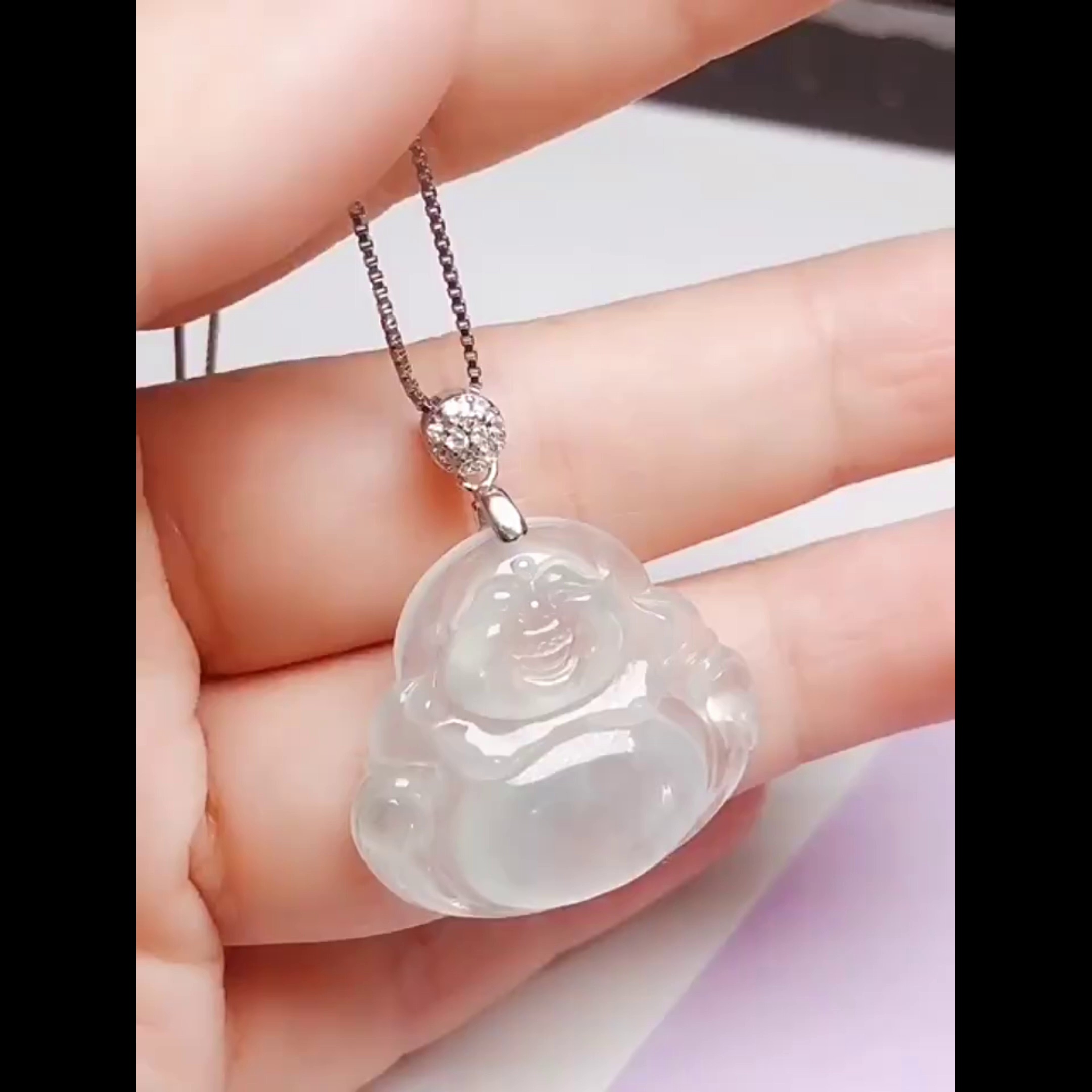 为甚么很多人偏爱18k金吊坠扣头。