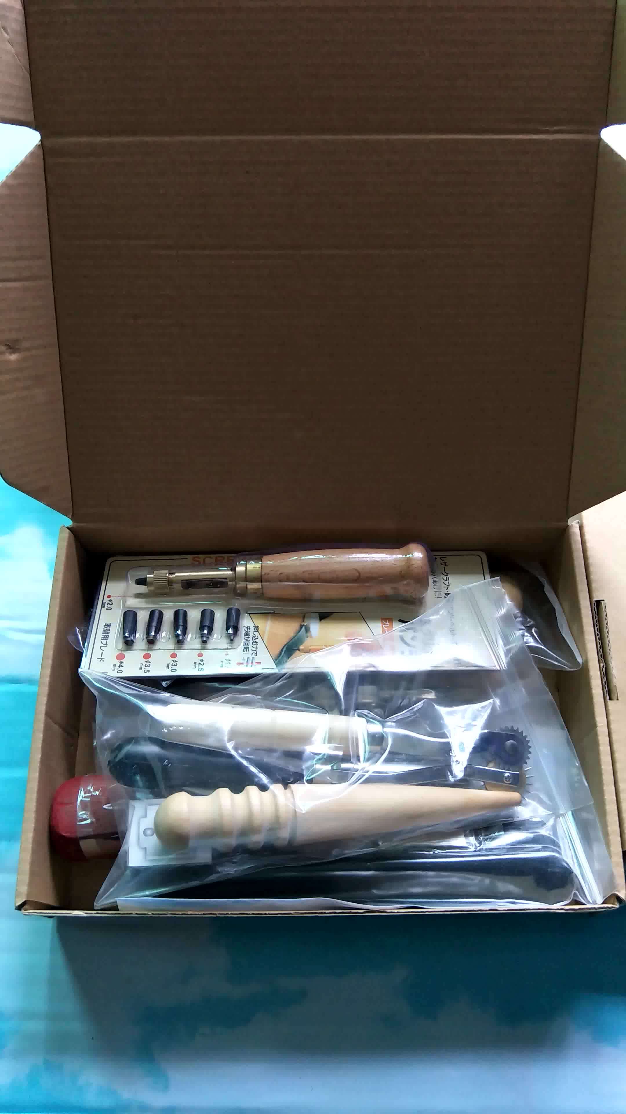 18 Pcs/set Leather Craft Punch Tool Kit Stitching Carving Working Tool