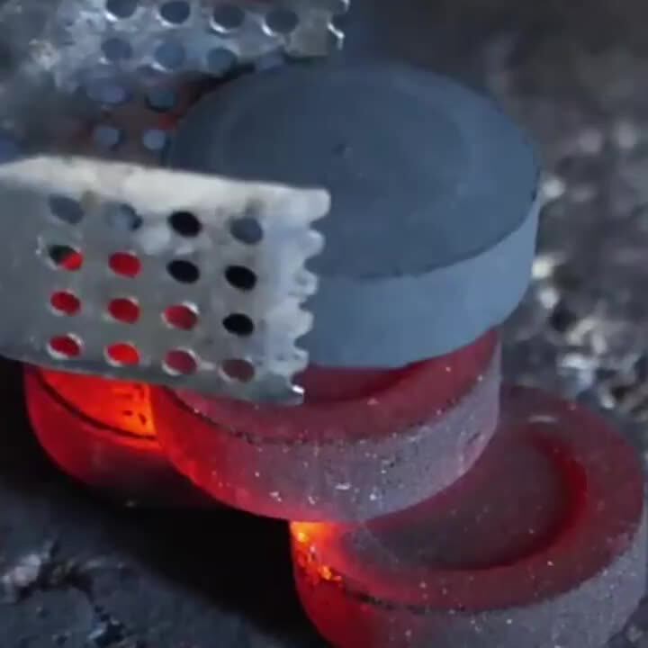 Outdoor Extremely Resistant To Burning Charcoal Briquettes 18inch Kettle Charcoal Barbecue Bbq