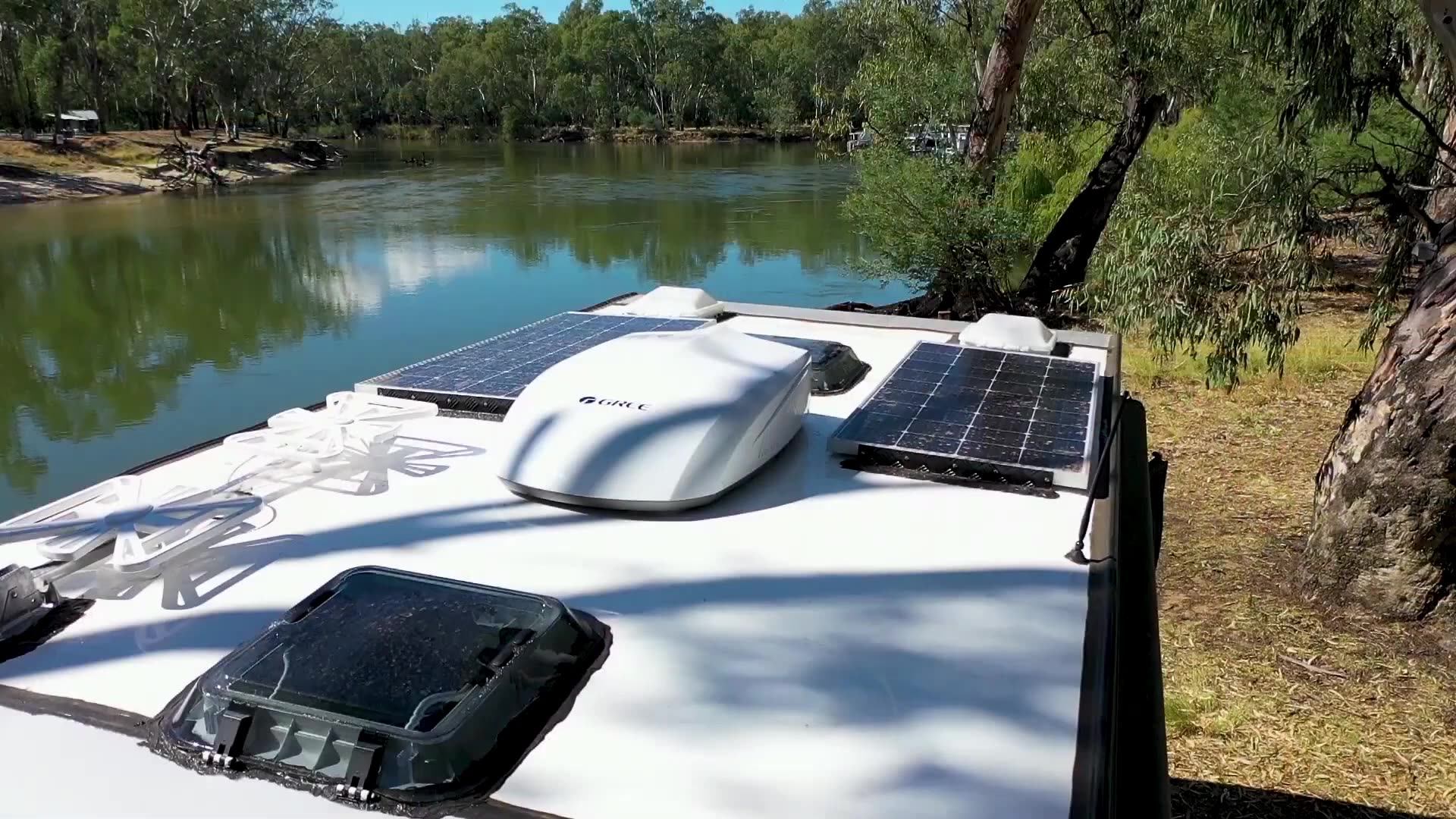 Gree Popular Design R410a Rooftop Rv Air Conditioner Cooling Heating