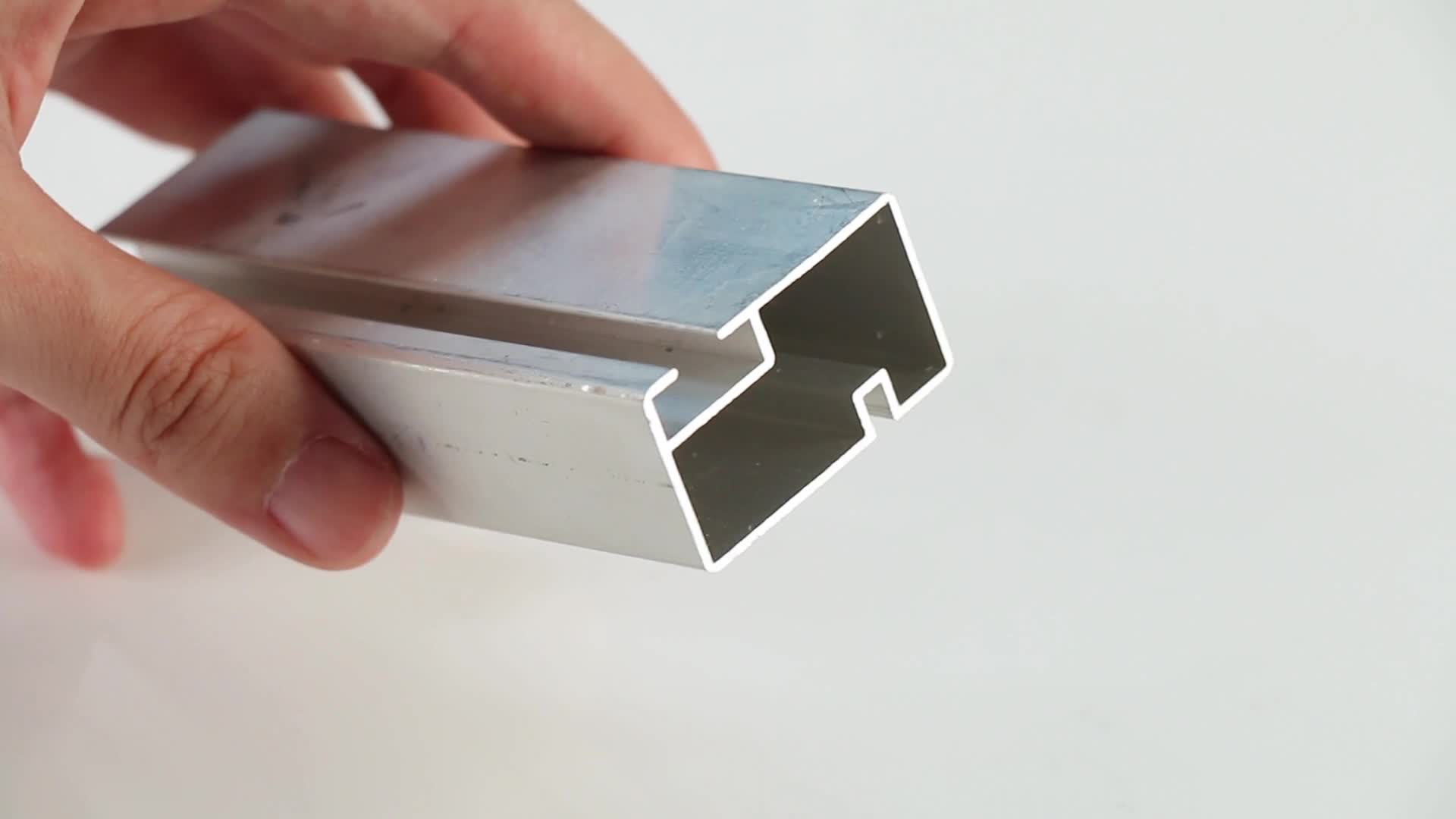 сделано из алюминиевой трубы. сделано из алюминиевой трубы. труба для маркизы. каркас из алюминиевых трубок. сварной каркас из алюминия.