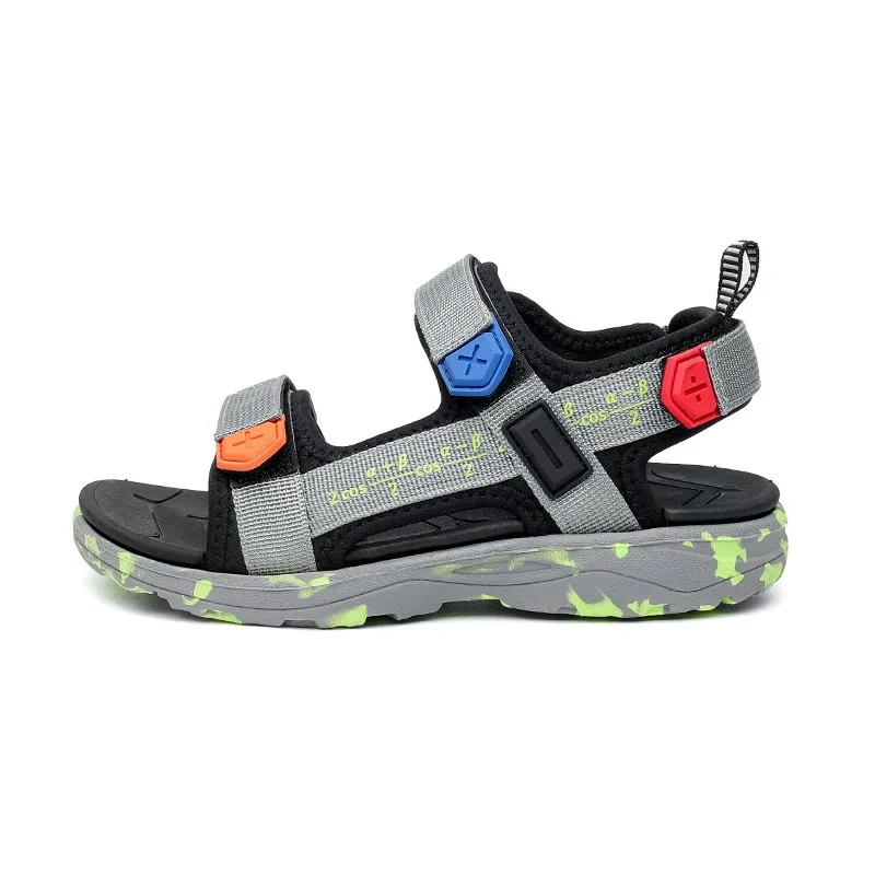 Fashionable lightweight breathable sandals for boys