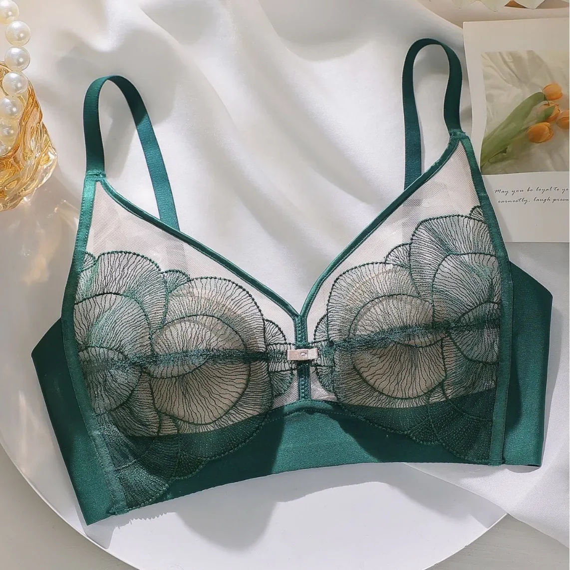 [Thin 3mm] high-end plus size ultra-thin crystal cup underwear wireless big chest rabbit ear push up bra