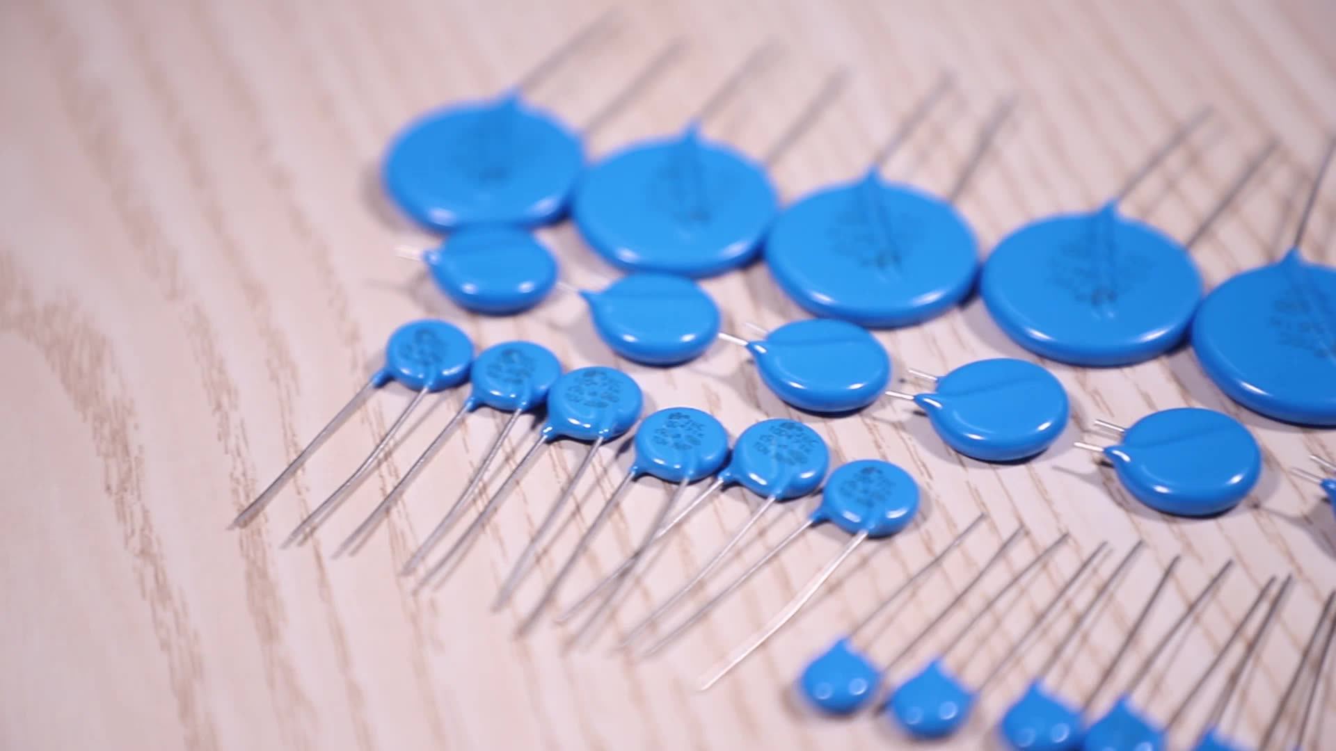 Wide Range Voltage 5d681k Vde Cqc Certification Zinc Oxide Varistor