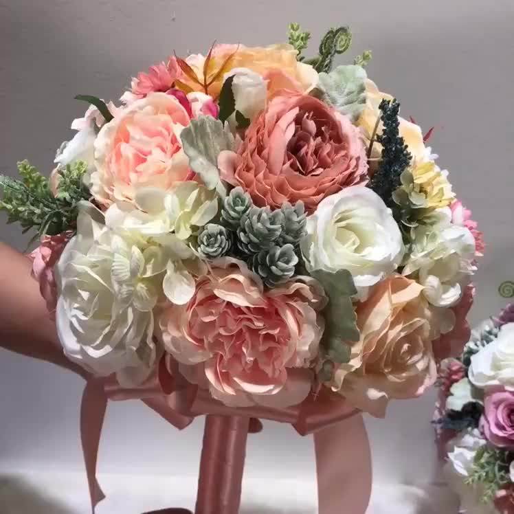New Design Silk Holding Flowers Wholesale Beautiful Wedding Bride