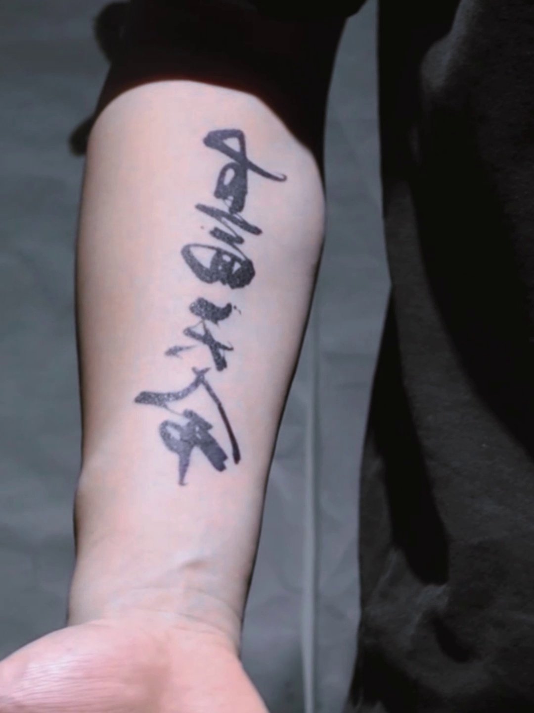 给新纹身冰敷？ : r/tattooadvice, image size:1080x1440