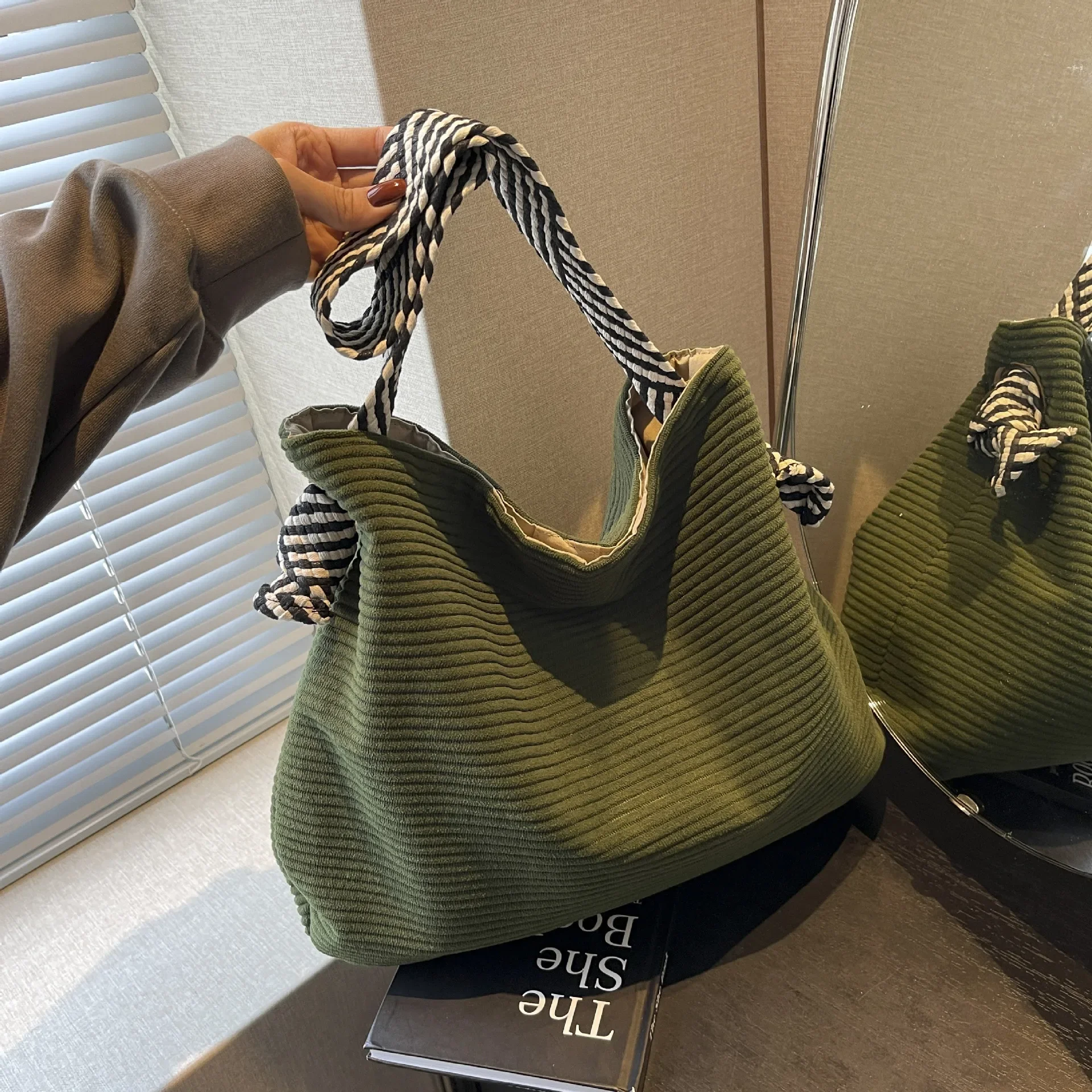 Women's Shoulder Bag All-match Fashionable Underarm Bag Large Capacity Tote Bag New Corduroy Crossbody Bag