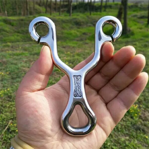 The competition uses super hard stainless steel leaning sky 440c water tiger mirror titanium steel professional precision anti-curved Veyron traditional slingshot