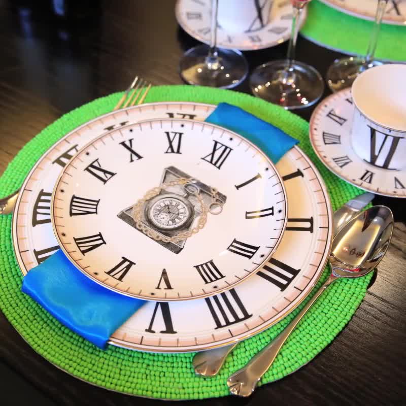 Creative Retro Clock Pattern With Gold Edge Bone China Dinnerware Set