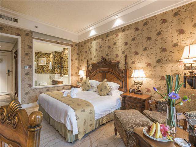 Hangzhou First World Hotel Superior King Room