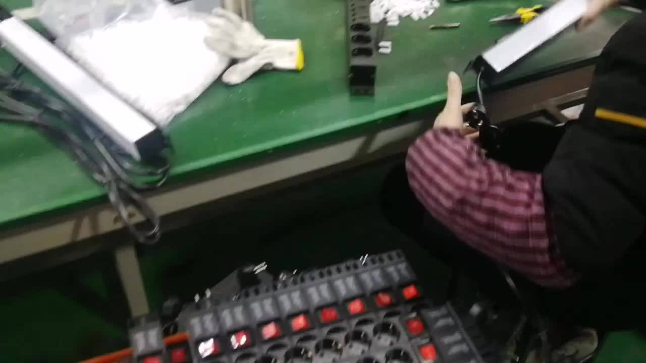 Wholesale 1u 7 Way Pdu Universal Type Pdu Horizontal Rack Mount Power