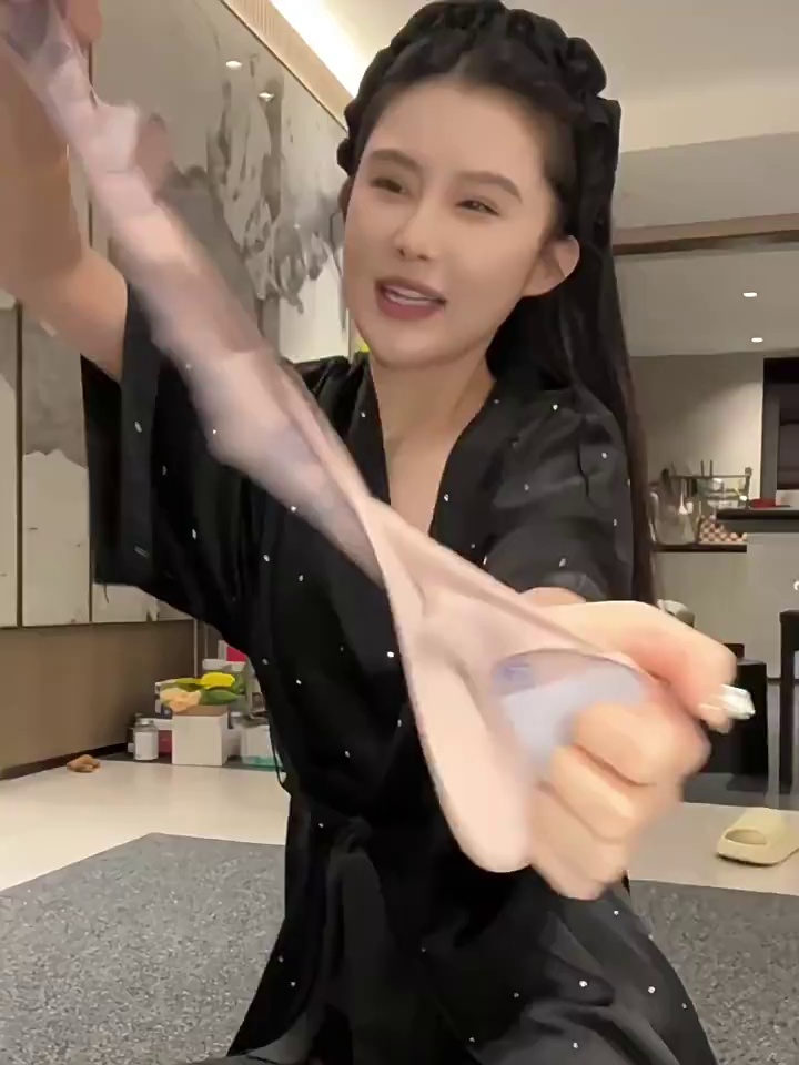 瘦脸绷带真实得以以V脸吗。该圆脸星人亲测7天能够力震惊全网!