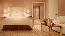 Wynn Macau Hotel Luxury Lake View Rooms